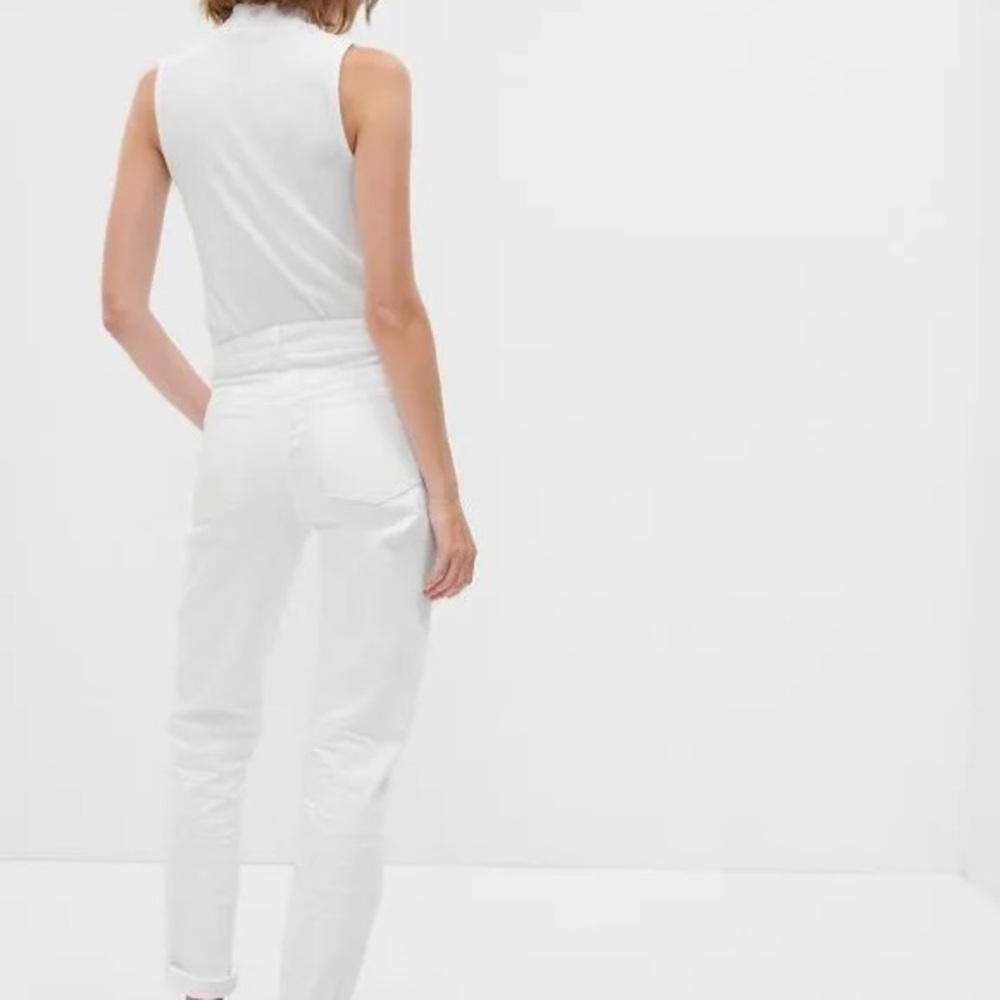 WHBM Mid-Rise Everyday Soft Denim™ Girlfriend Jeans - Picture 4 of 9